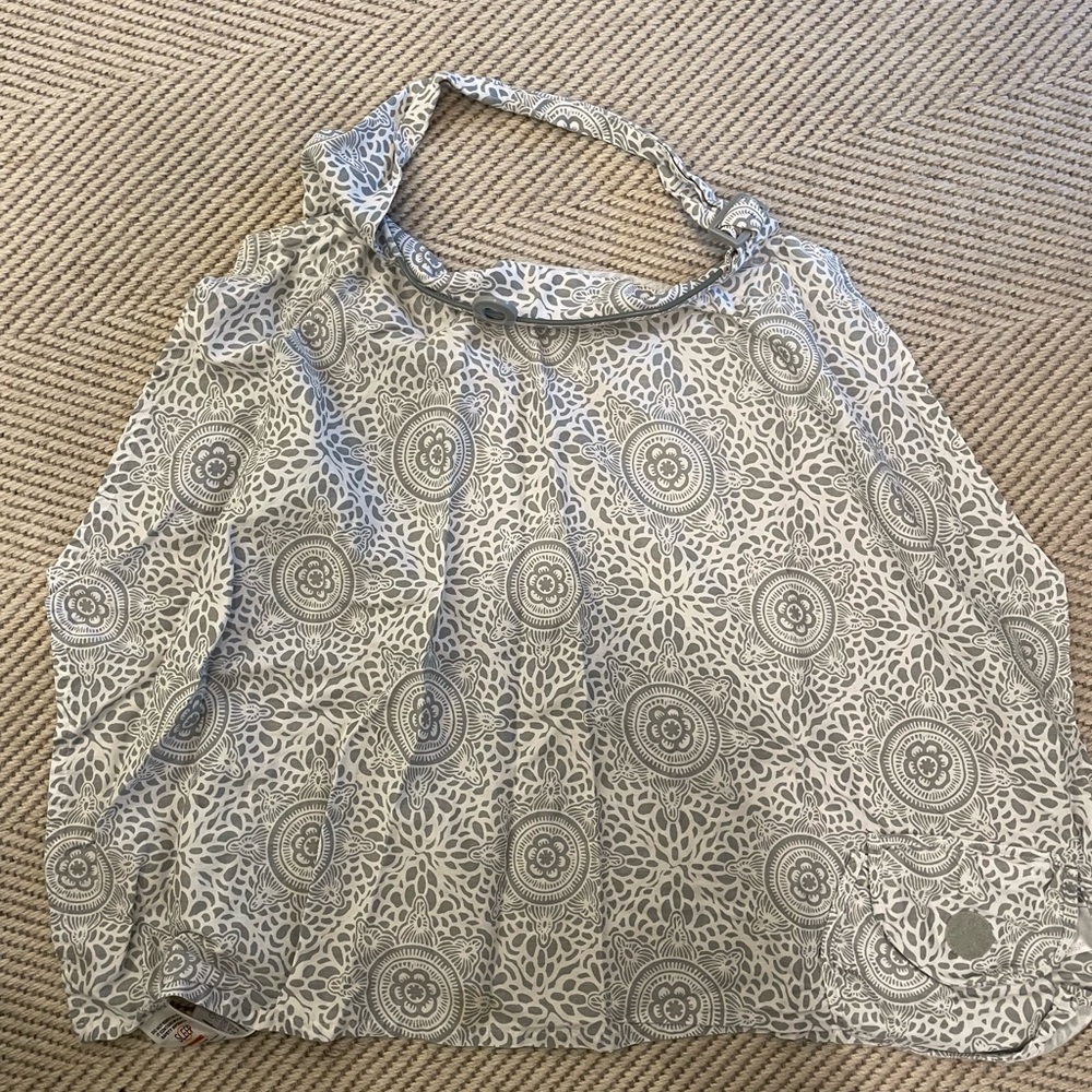 Boppy nursing cover